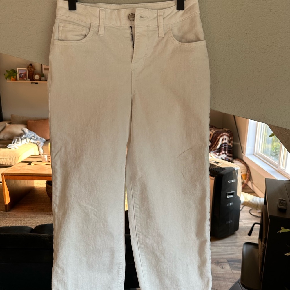 Old Navy Women's Straight Leg Jeans in Cream